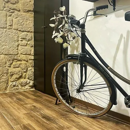 Via Roma 100 *